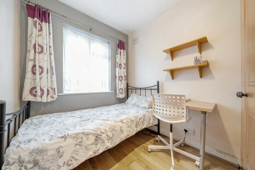 for sale the fairway london 38337 - Gibbs Gillespie