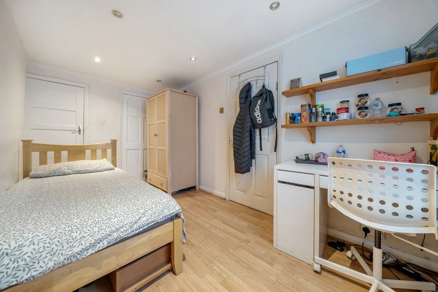 for sale the fairway london 38337 - Gibbs Gillespie