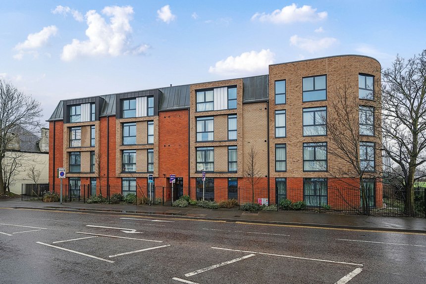 for sale cassio road london 38399 - Gibbs Gillespie