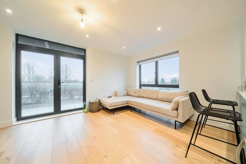 for sale cassio road london 38399 - Gibbs Gillespie