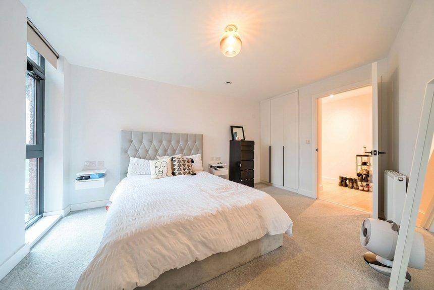 for sale cassio road london 38399 - Gibbs Gillespie