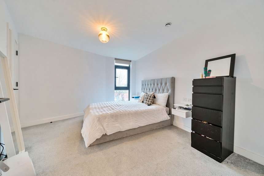 for sale cassio road london 38399 - Gibbs Gillespie