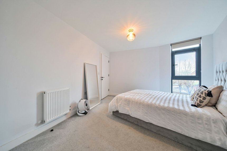 for sale cassio road london 38399 - Gibbs Gillespie