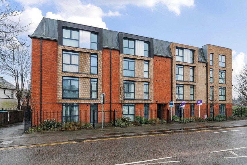 for sale cassio road london 38399 - Gibbs Gillespie