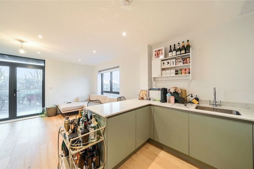 for sale cassio road london 38399 - Gibbs Gillespie