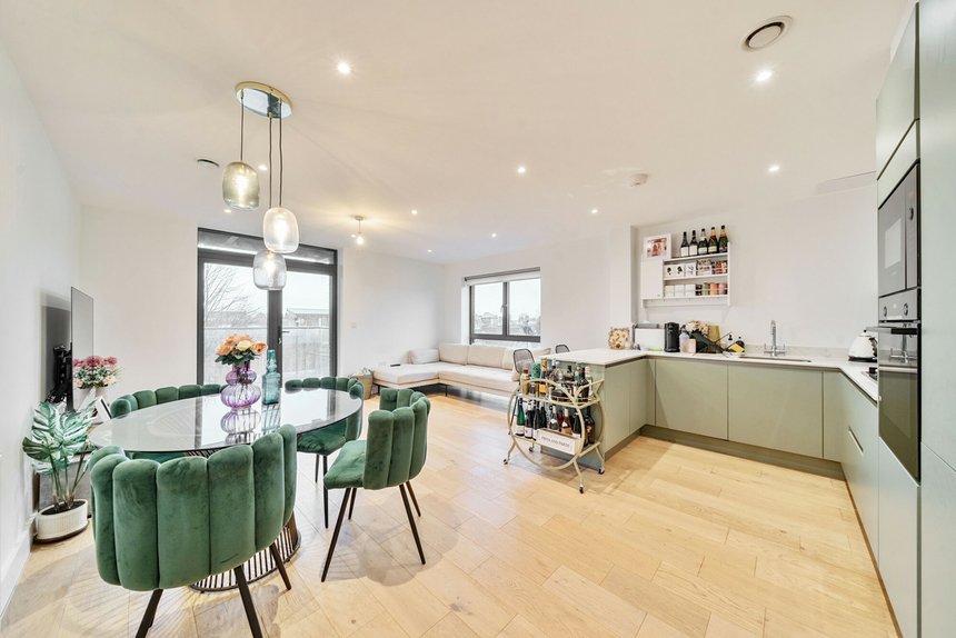 for sale cassio road london 38399 - Gibbs Gillespie