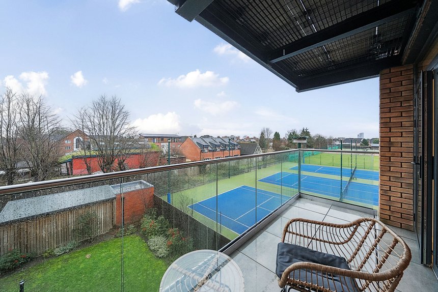 for sale cassio road london 38399 - Gibbs Gillespie