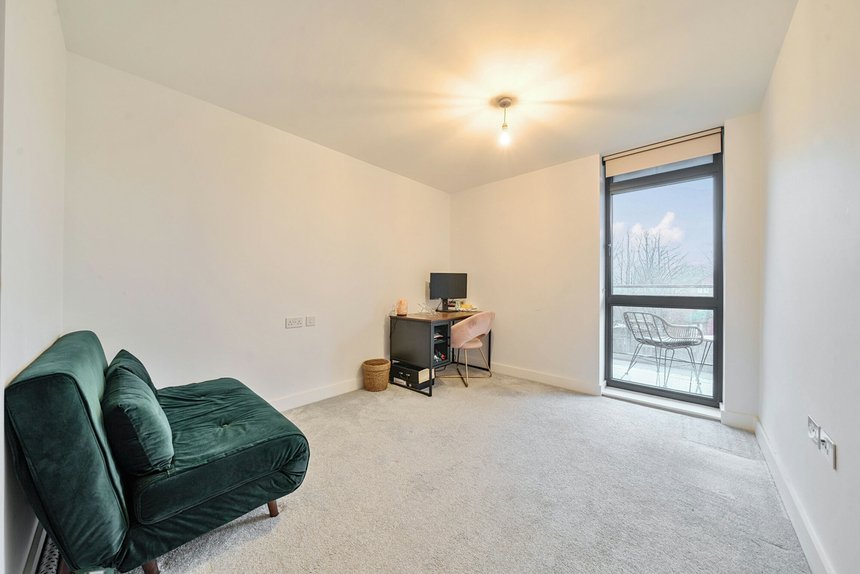 for sale cassio road london 38399 - Gibbs Gillespie