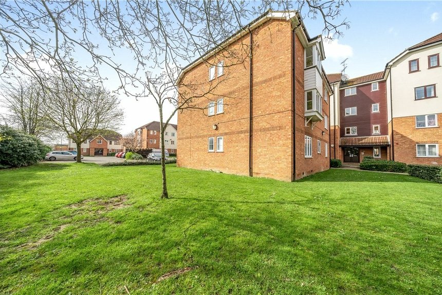 under offer campion court london 38430 - Gibbs Gillespie