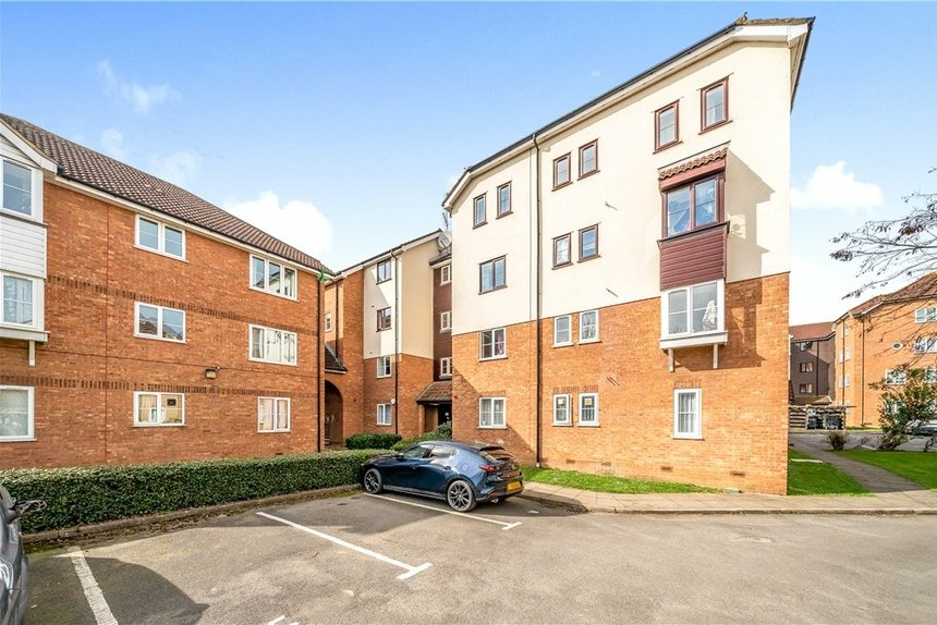 under offer campion court london 38430 - Gibbs Gillespie