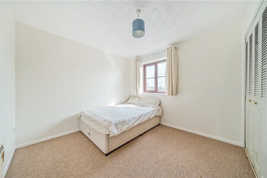 under offer campion court london 38430 - Gibbs Gillespie