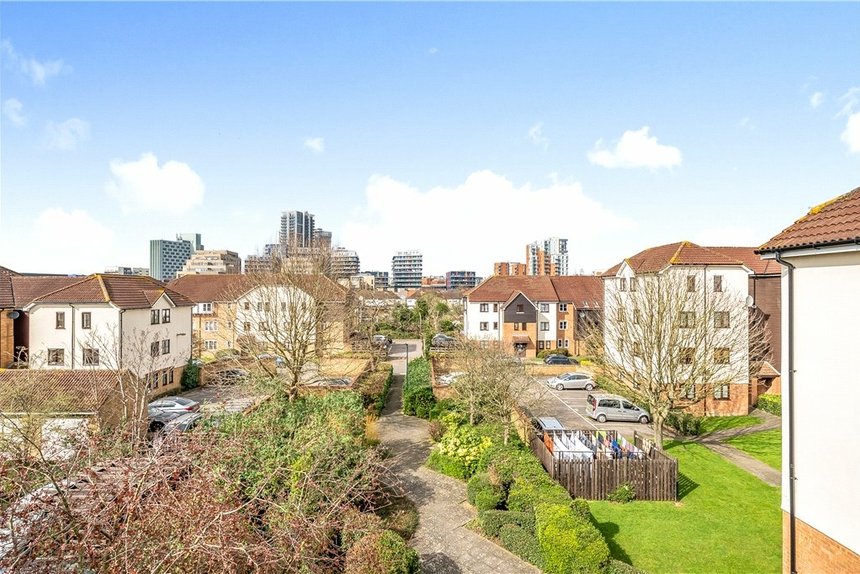 under offer campion court london 38430 - Gibbs Gillespie