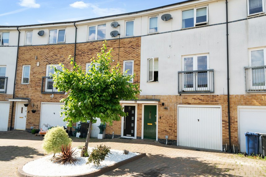 for sale ballinger way london 38446 - Gibbs Gillespie