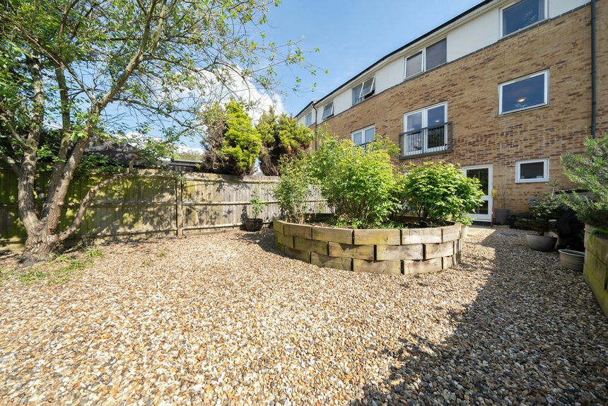 for sale ballinger way london 38446 - Gibbs Gillespie