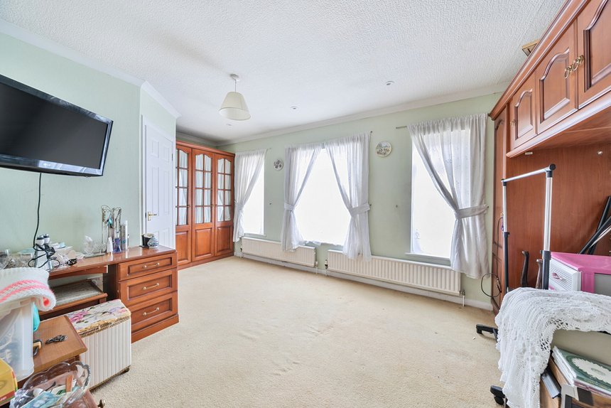 under offer chichester avenue london 38529 - Gibbs Gillespie
