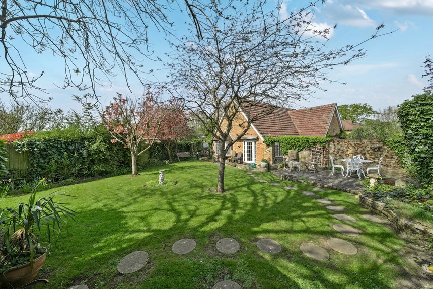 under offer chichester avenue london 38529 - Gibbs Gillespie