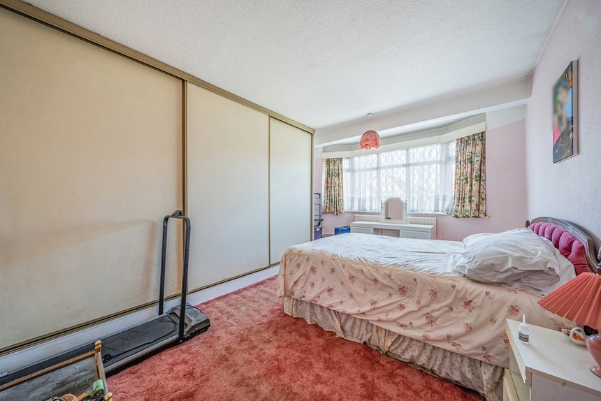 sold downs avenue london 38576 - Gibbs Gillespie