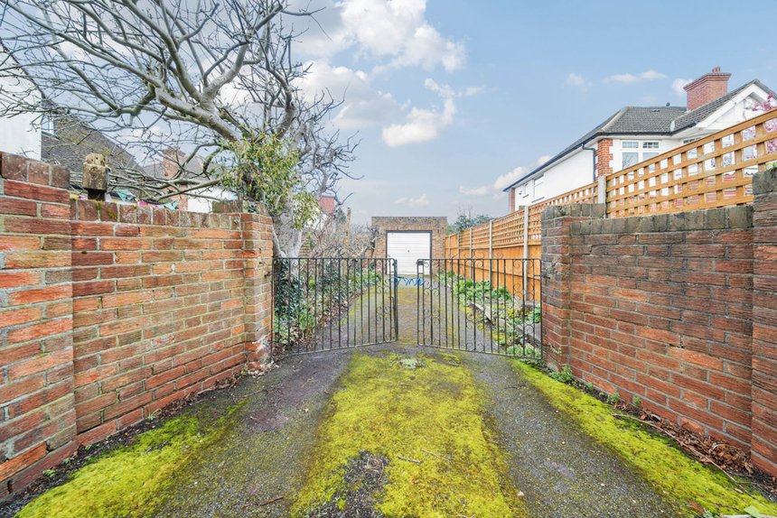 for sale cherry orchard london 38598 - Gibbs Gillespie