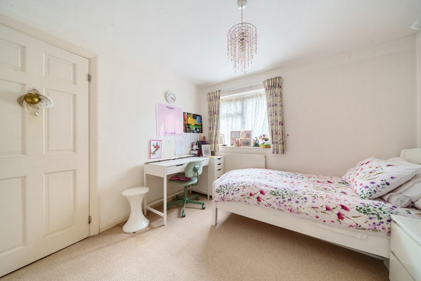 4 bedroom House for sale in Birchmead Avenue, Pinner, Middlesex, HA5