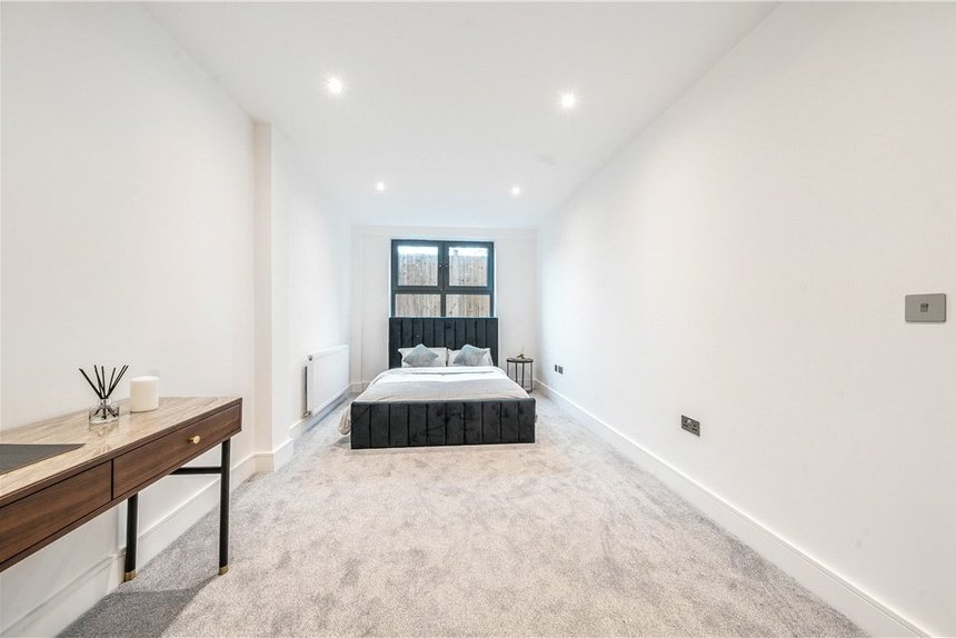 under offer field end road london 38743 - Gibbs Gillespie