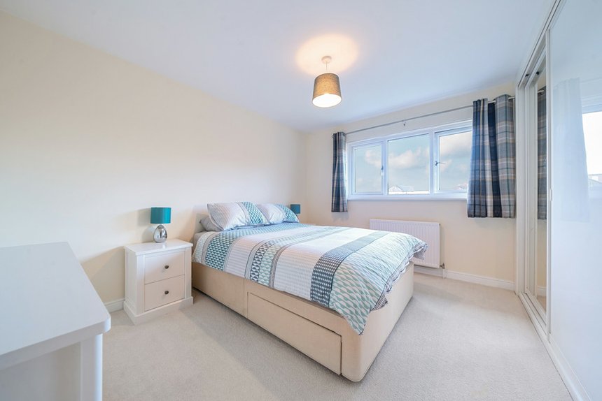 for sale elliott avenue london 38744 - Gibbs Gillespie