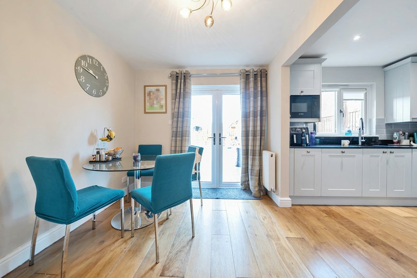 for sale elliott avenue london 38744 - Gibbs Gillespie