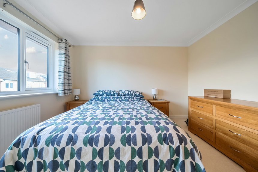 for sale elliott avenue london 38744 - Gibbs Gillespie