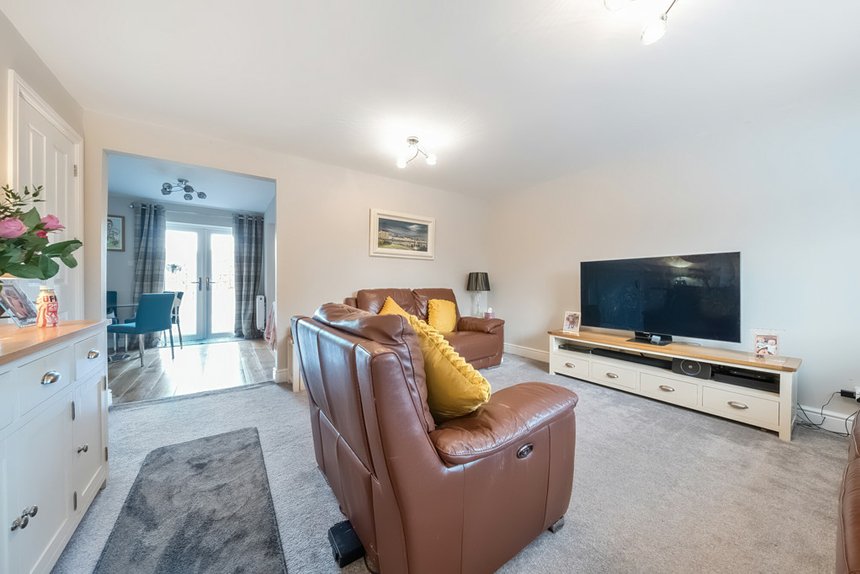for sale elliott avenue london 38744 - Gibbs Gillespie