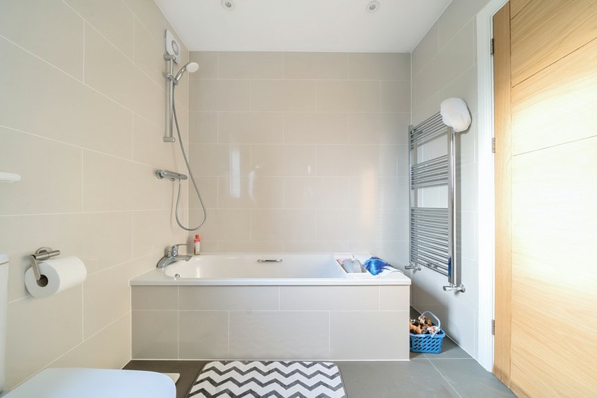for sale elliott avenue london 38744 - Gibbs Gillespie