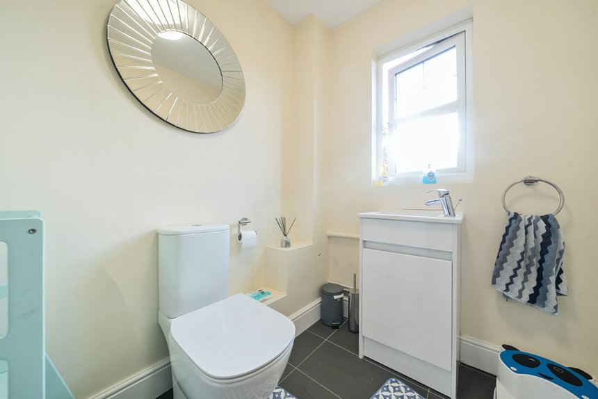 for sale elliott avenue london 38744 - Gibbs Gillespie