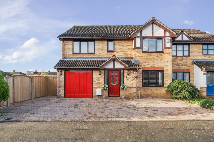 for sale elliott avenue london 38744 - Gibbs Gillespie