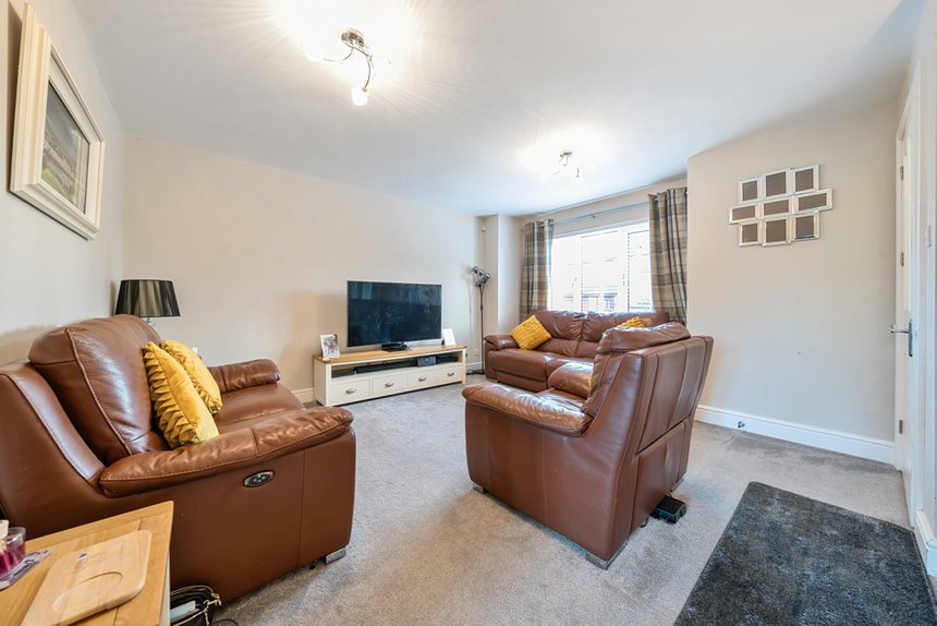 for sale elliott avenue london 38744 - Gibbs Gillespie