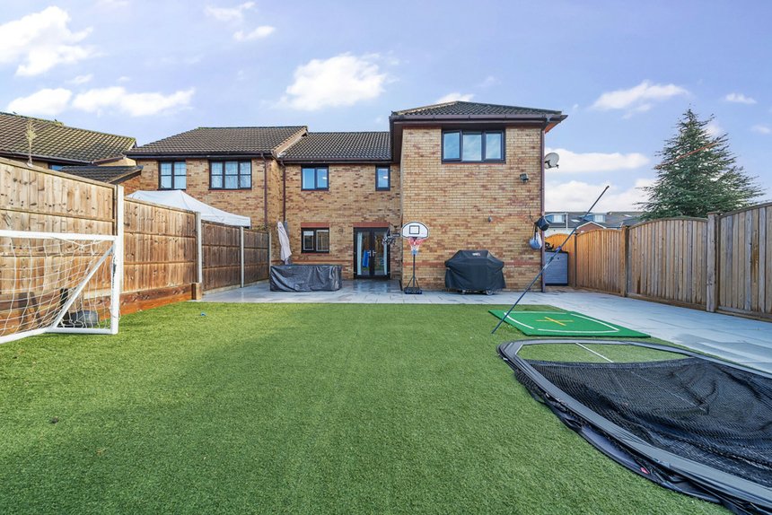 for sale elliott avenue london 38744 - Gibbs Gillespie