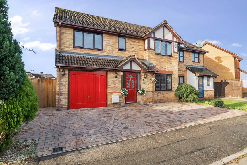 for sale elliott avenue london 38744 - Gibbs Gillespie