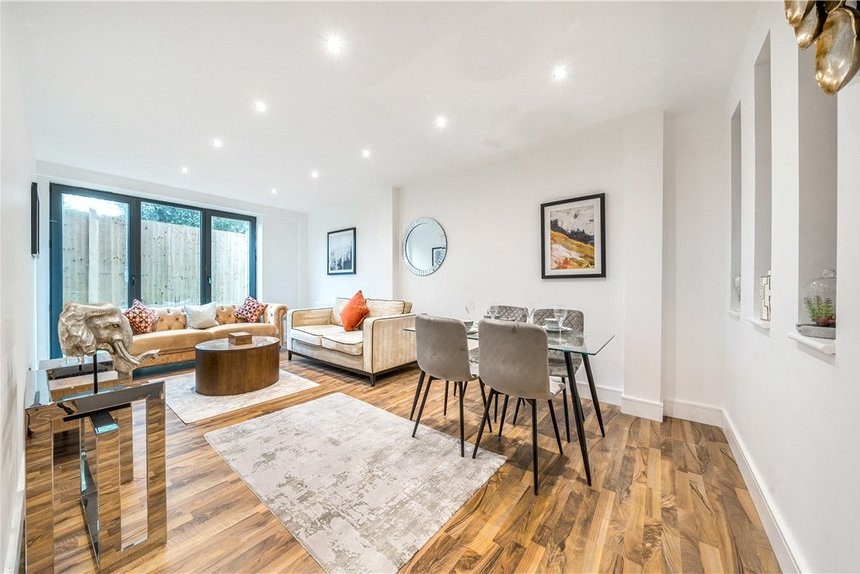 under offer field end road london 38781 - Gibbs Gillespie