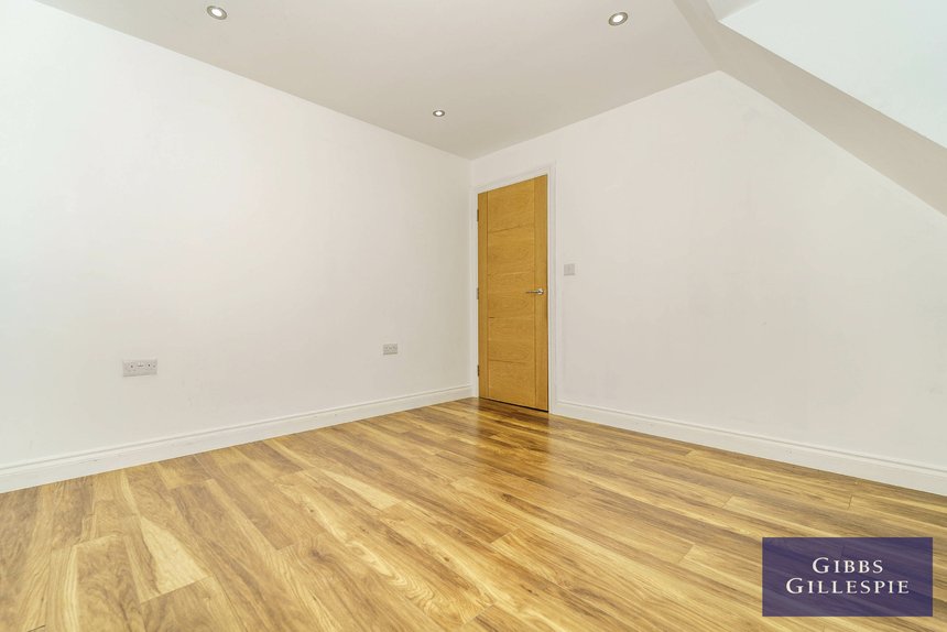 available flat 7 london 38871 - Gibbs Gillespie