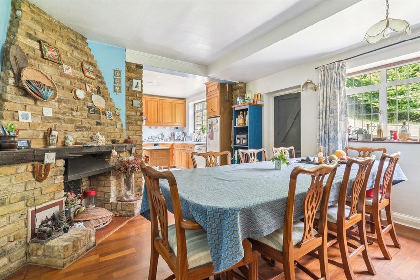 for sale main drive london 38906 - Gibbs Gillespie