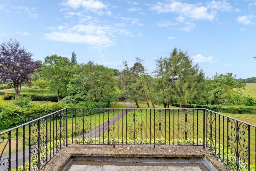 for sale main drive london 38906 - Gibbs Gillespie