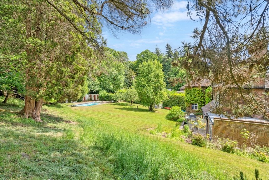 for sale main drive london 38906 - Gibbs Gillespie