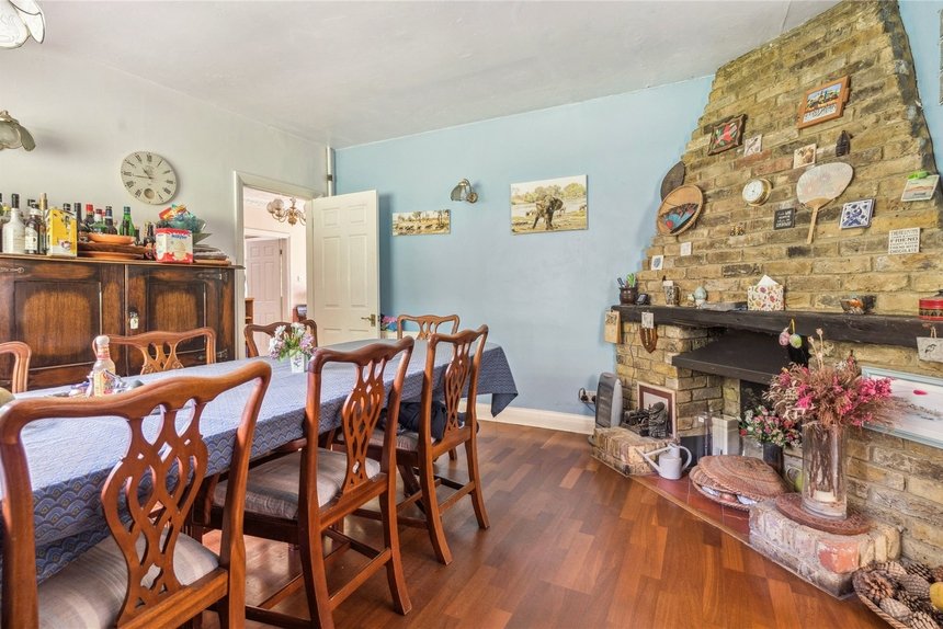 for sale main drive london 38906 - Gibbs Gillespie
