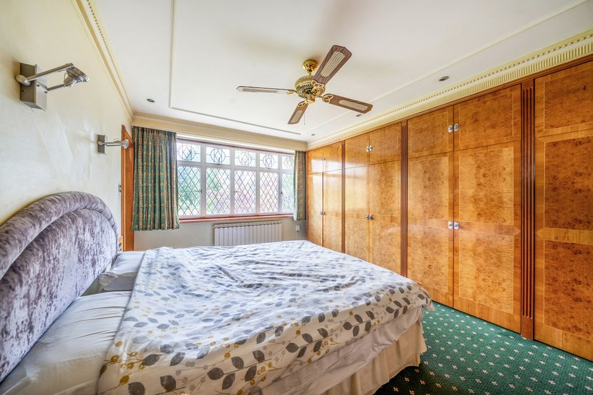 for sale dalkeith grove london 39010 - Gibbs Gillespie