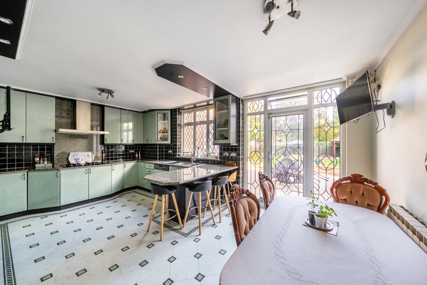 for sale dalkeith grove london 39010 - Gibbs Gillespie