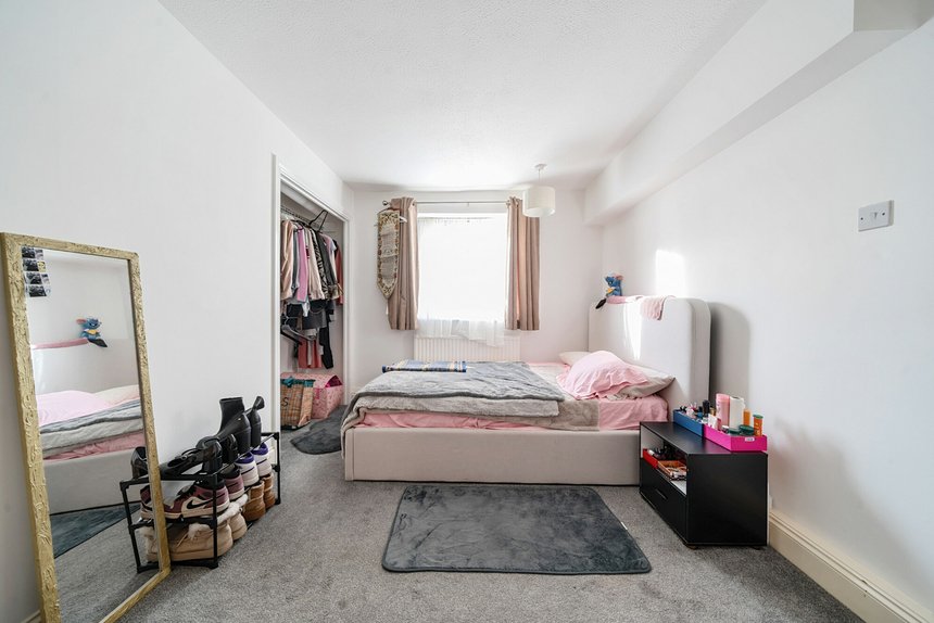 for sale keith park road london 39028 - Gibbs Gillespie