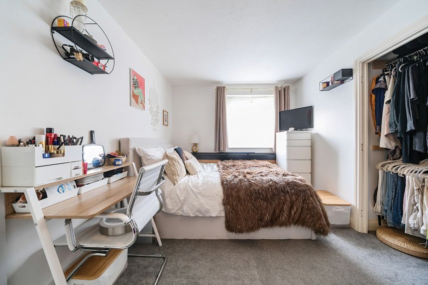 for sale keith park road london 39028 - Gibbs Gillespie