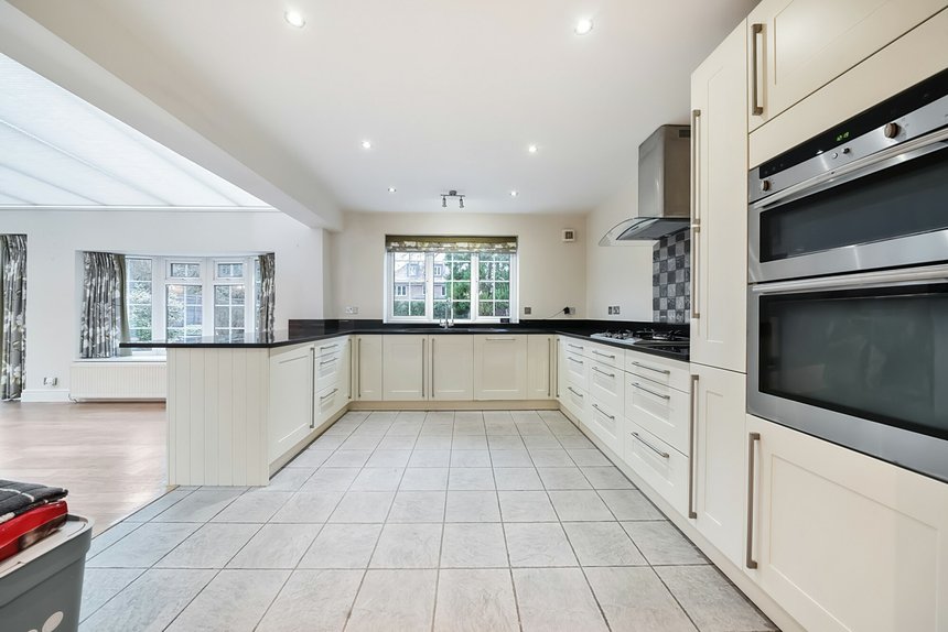 for sale warren road london 39116 - Gibbs Gillespie