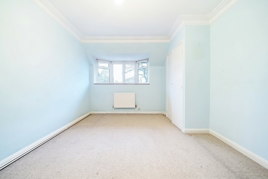 for sale warren road london 39116 - Gibbs Gillespie