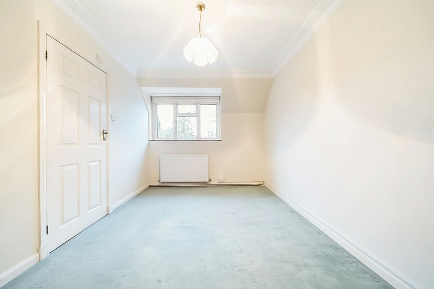 for sale warren road london 39116 - Gibbs Gillespie