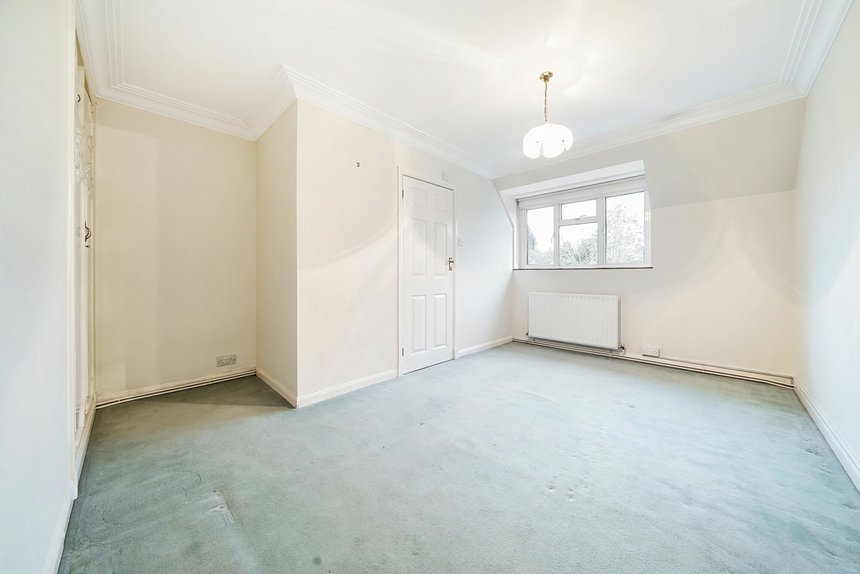 for sale warren road london 39116 - Gibbs Gillespie