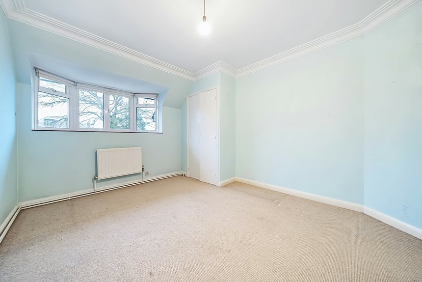 for sale warren road london 39116 - Gibbs Gillespie