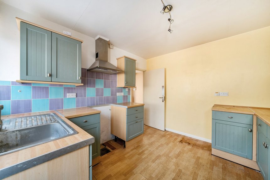 for sale deancroft road london 39140 - Gibbs Gillespie